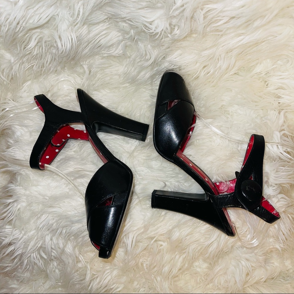 Chinese Laundry Criss Cross Peep Toe Heels - Picture 3 of 6